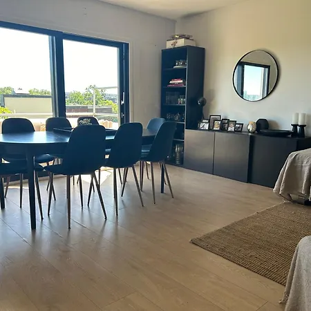 Fornebu Holtekilen Panorama Apartment *